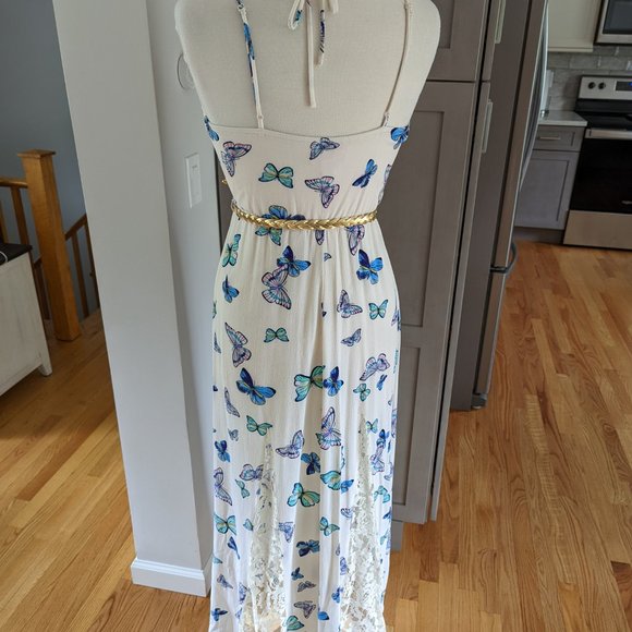 Beautiful Maxi Dress with Vibrant Butterfly Print - Picture 3 of 8